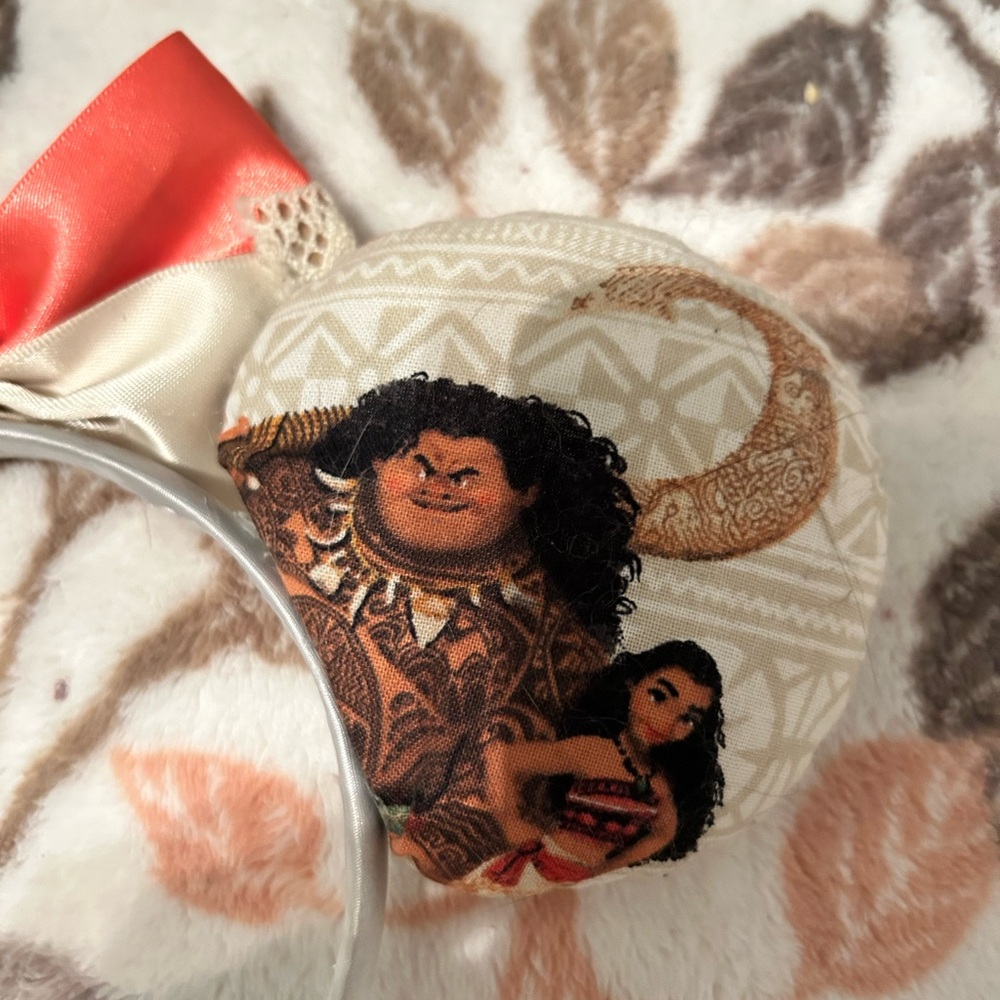 Disney Red and Cream Hair Bow Accessory - Picture 8 of 8